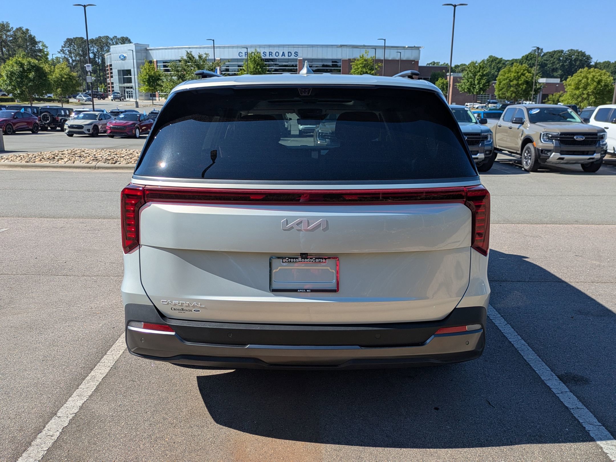 Used 2025 Kia Carnival SX Prestige FWD image 5