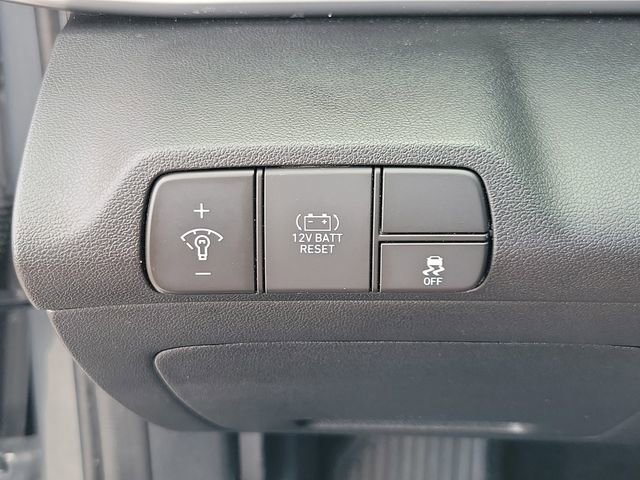 Used 2025 Hyundai Elantra Hybrid FWD image 24