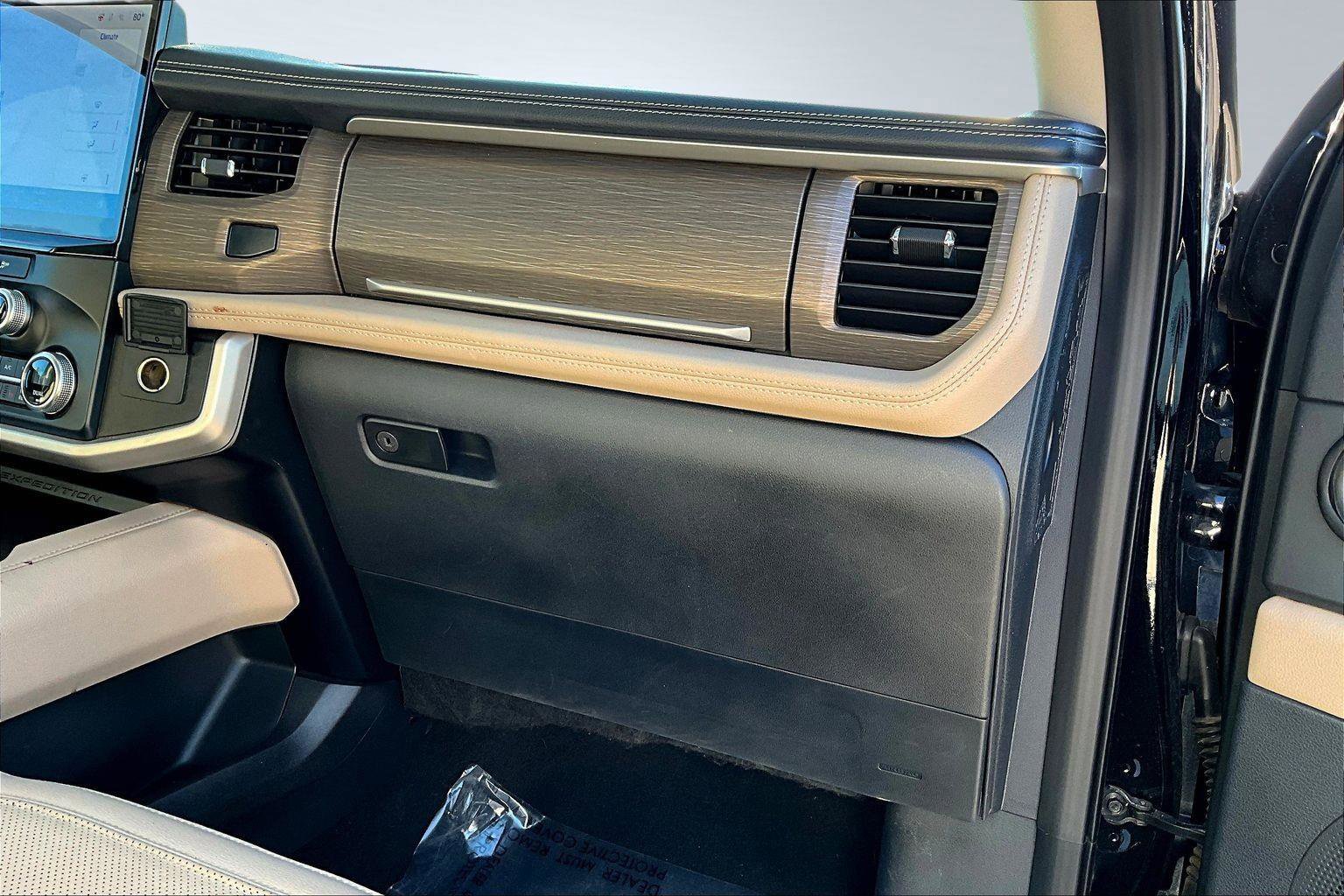 Certified 2024 Ford Expedition Limited image 22