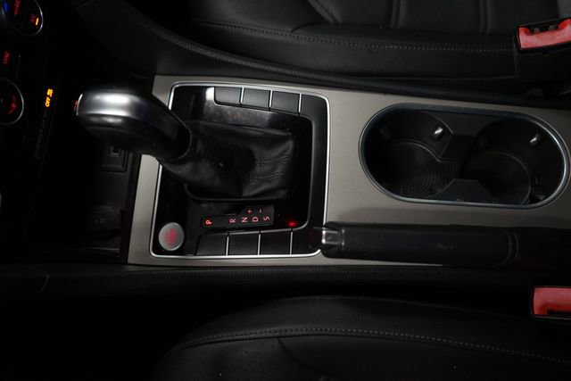 Used 2021 Volkswagen Passat 2.0T R-Line image 24