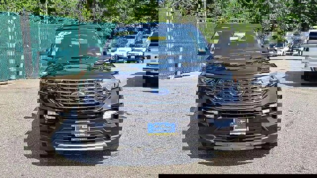 Certified 2022 Ford Explorer XLT w/ Equipment Group 202A image 13