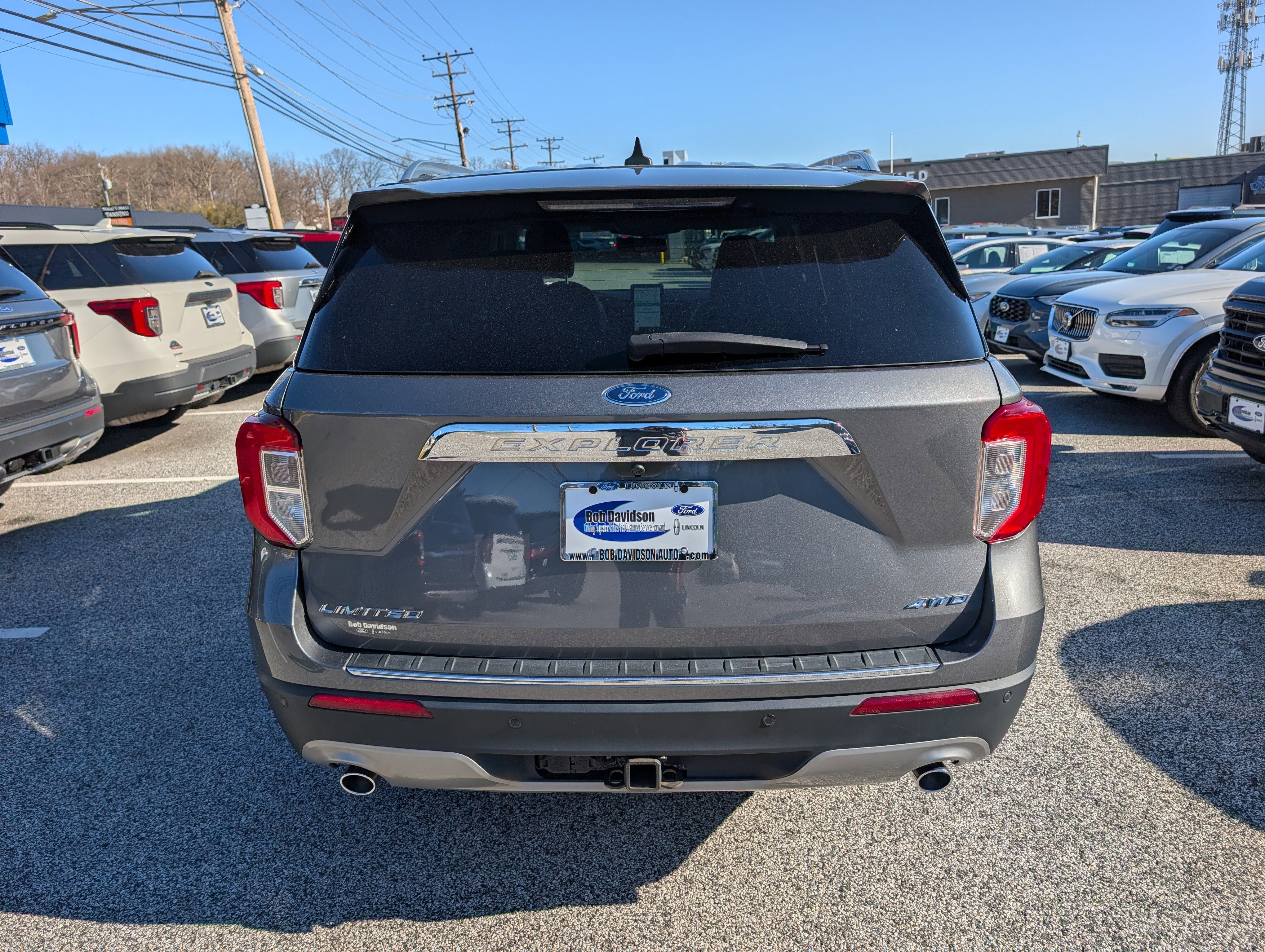 Certified 2022 Ford Explorer Limited w/ Limited Technology Package image 3