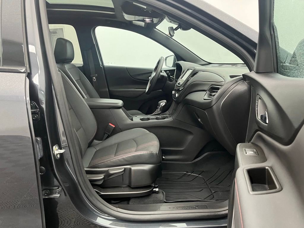 Used 2023 Chevrolet Equinox RS image 27