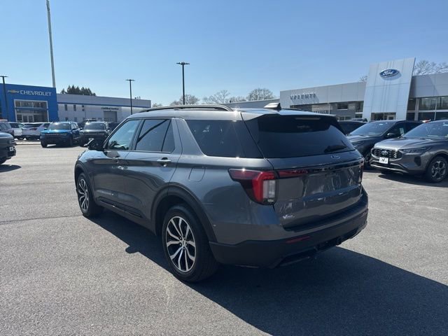 Certified 2025 Ford Explorer ST-Line AWD/4WD image 3