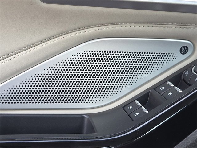 Certified 2022 Ford Explorer Platinum w/ Equipment Group 601A image 28