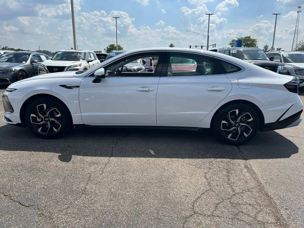 Used 2025 Hyundai Sonata SEL FWD image 7