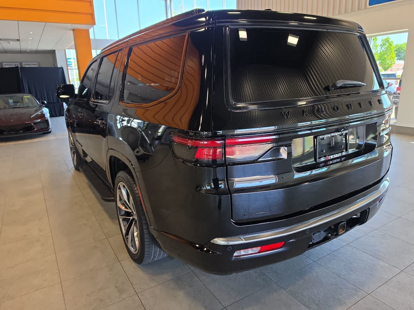 Used 2022 Jeep Wagoneer Series II AWD/4WD image 11