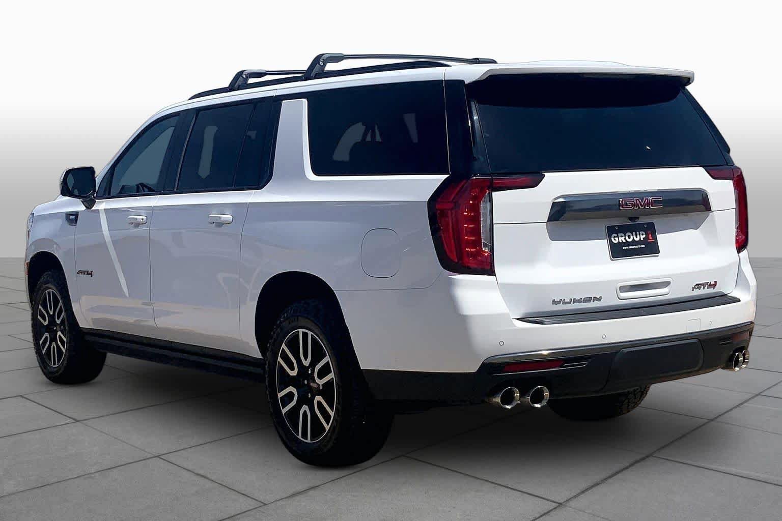 Used 2024 GMC Yukon XL AT4 w/ AT4 Premium Package AWD/4WD image 12