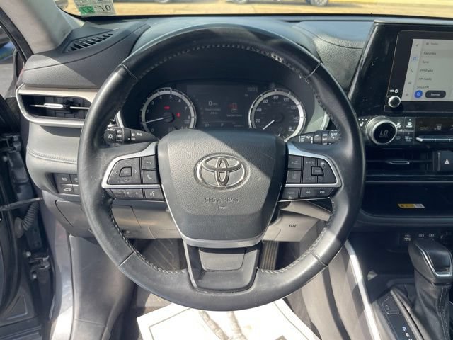 Used 2023 Toyota Highlander XLE FWD image 27