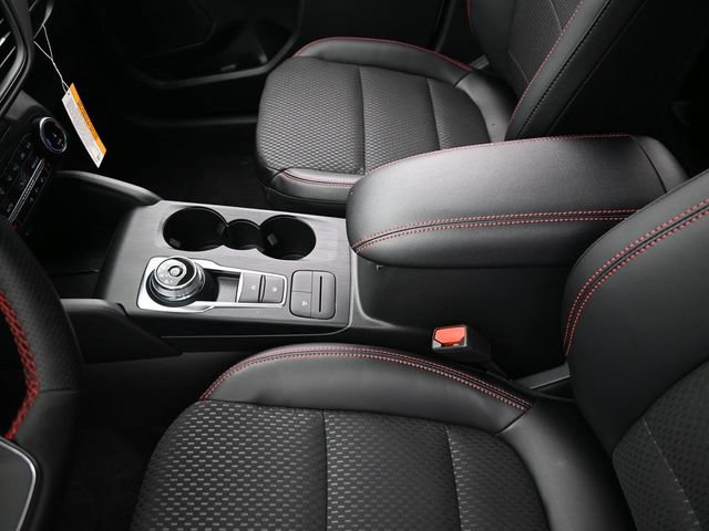 Certified 2025 Ford Escape ST-Line Select AWD/4WD image 24