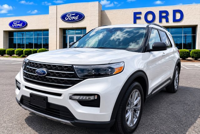 Certified 2023 Ford Explorer XLT w/ Equipment Group 202A AWD/4WD image 1