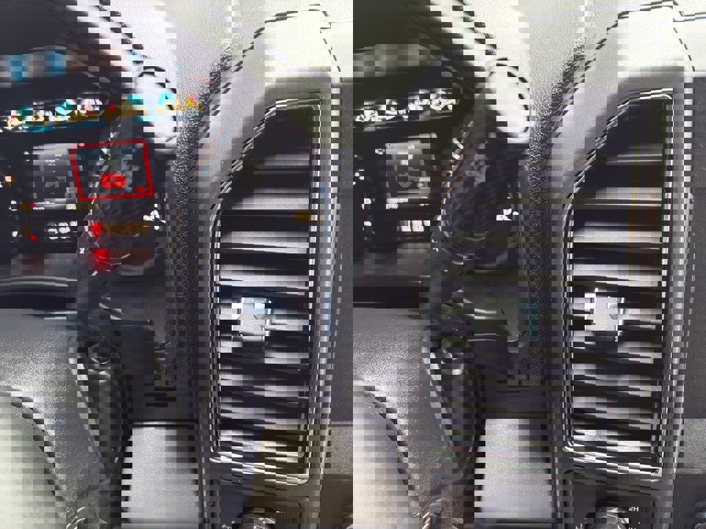 Certified 2018 Ford F150 XLT w/ Equipment Group 301A Mid image 32