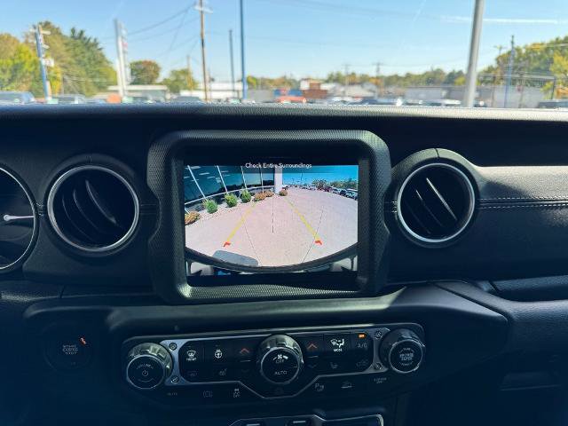 Used 2022 Jeep Wrangler Unlimited Sahara w/ Cold Weather Group image 15