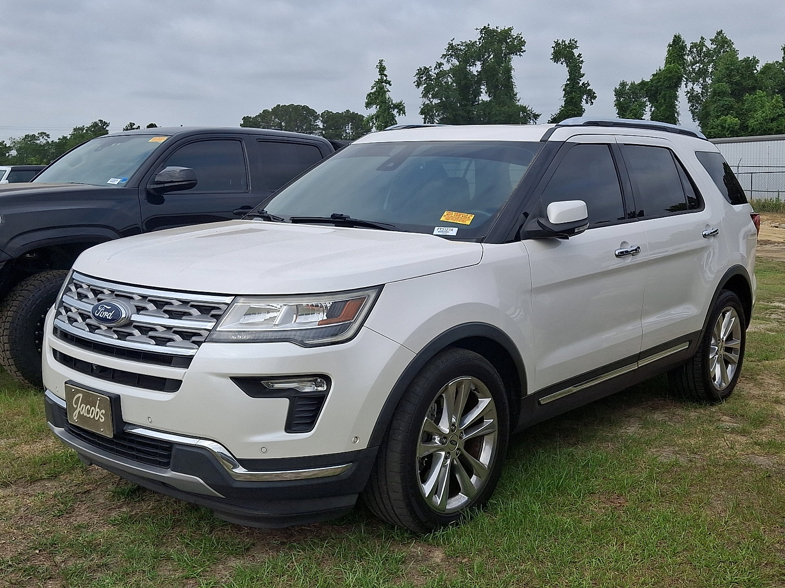 Certified 2019 Ford Explorer Limited w/ Ford Safe & Smart Package FWD image 3