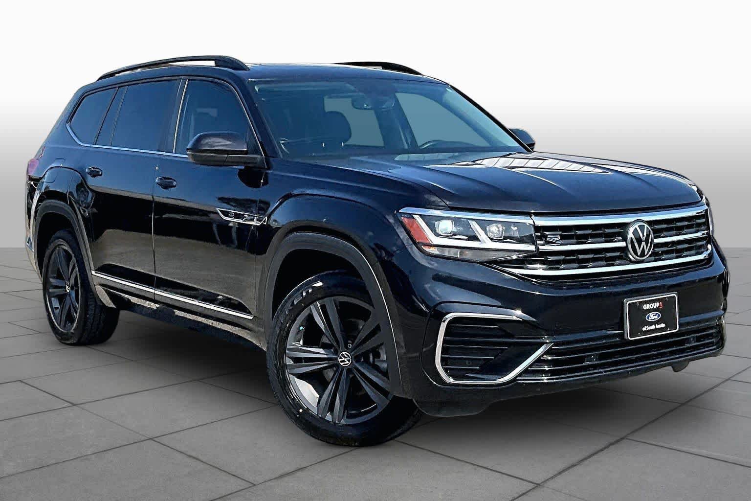 Used 2021 Volkswagen Atlas SE w/ Panoramic Sunroof Package FWD image 3