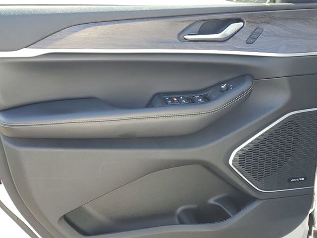 Used 2023 Jeep Grand Cherokee 4WD 4xe image 23