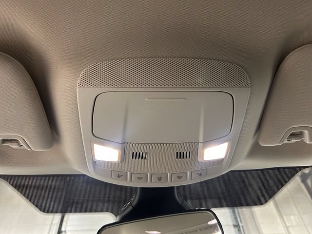 Certified 2024 Ford Edge SE w/ Black Appearance Package AWD/4WD image 3