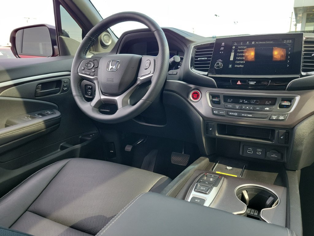 Used 2025 Honda Passport EX-L image 14