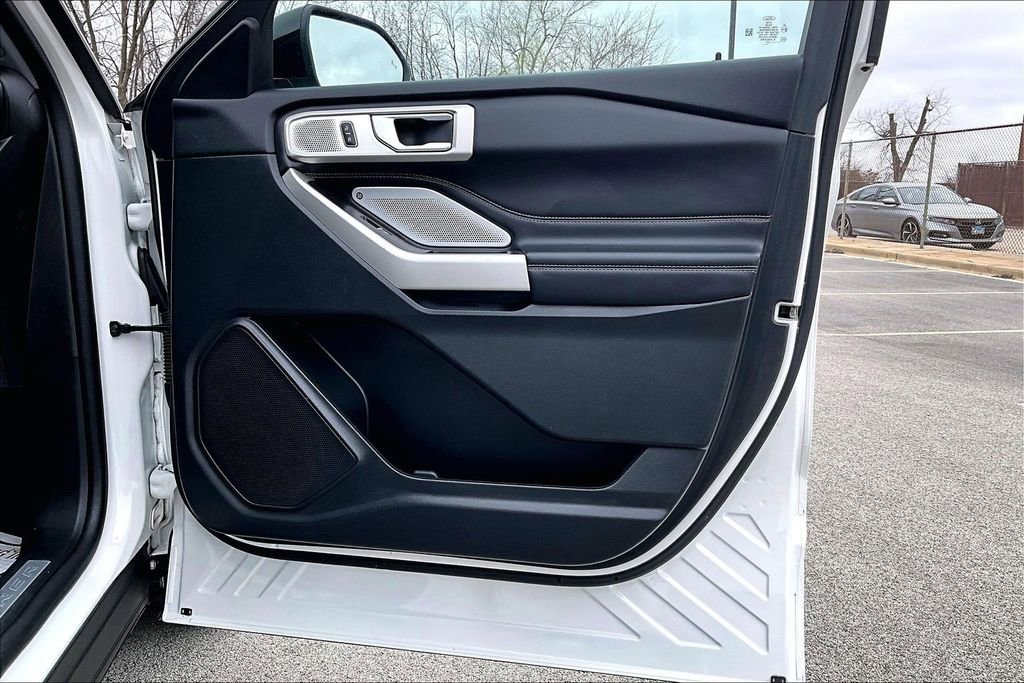 Certified 2023 Ford Explorer Limited w/ Limited Technology Package image 23