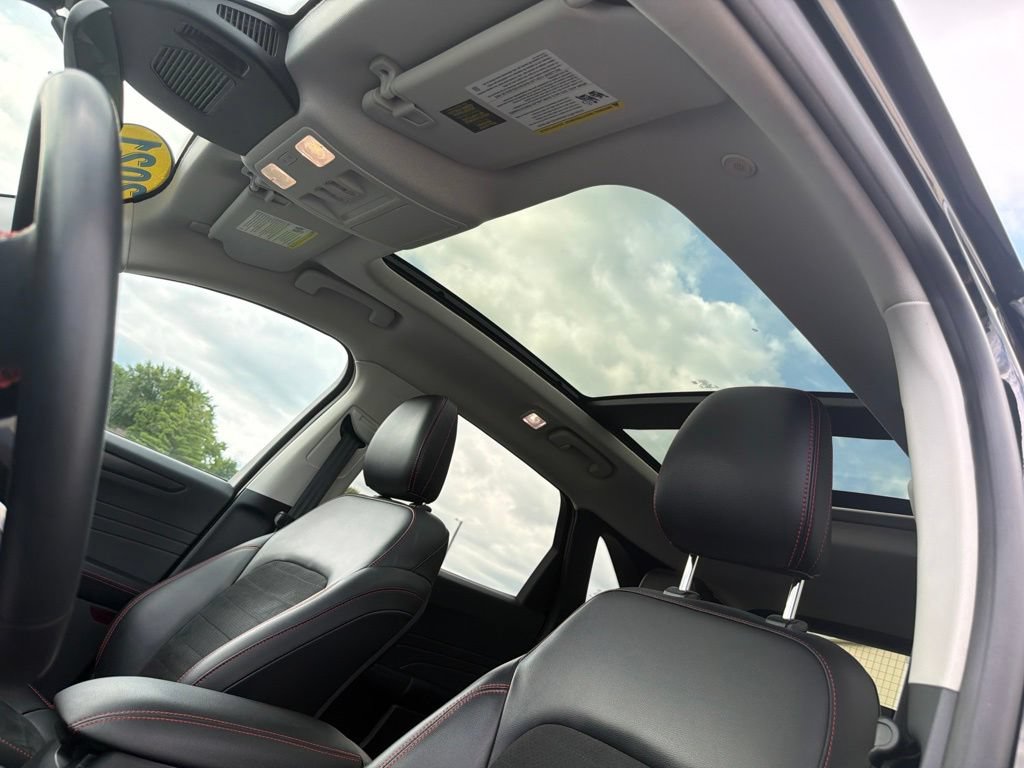 Certified 2021 Ford Escape SEL w/ SEL Stealth AWD Package image 13