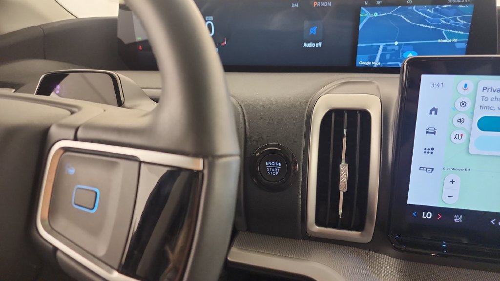 Certified 2025 Ford Expedition Active AWD/4WD image 25