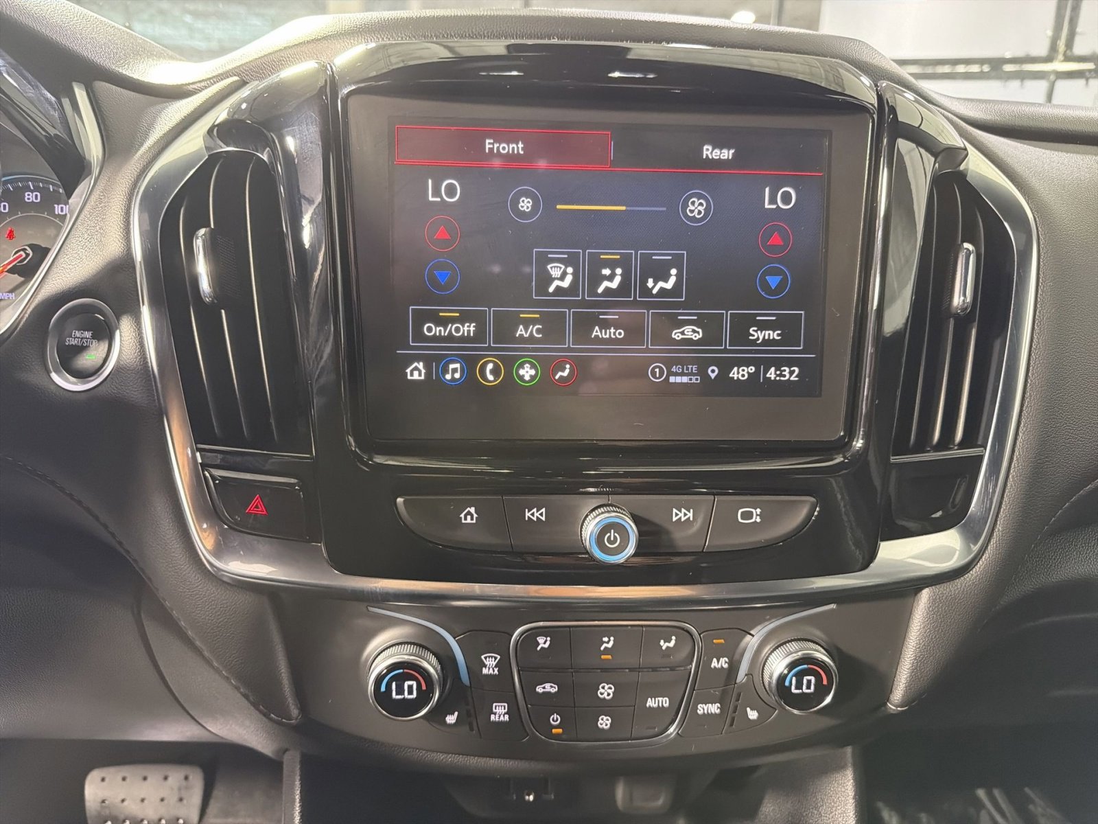 Used 2023 Chevrolet Traverse LT image 23