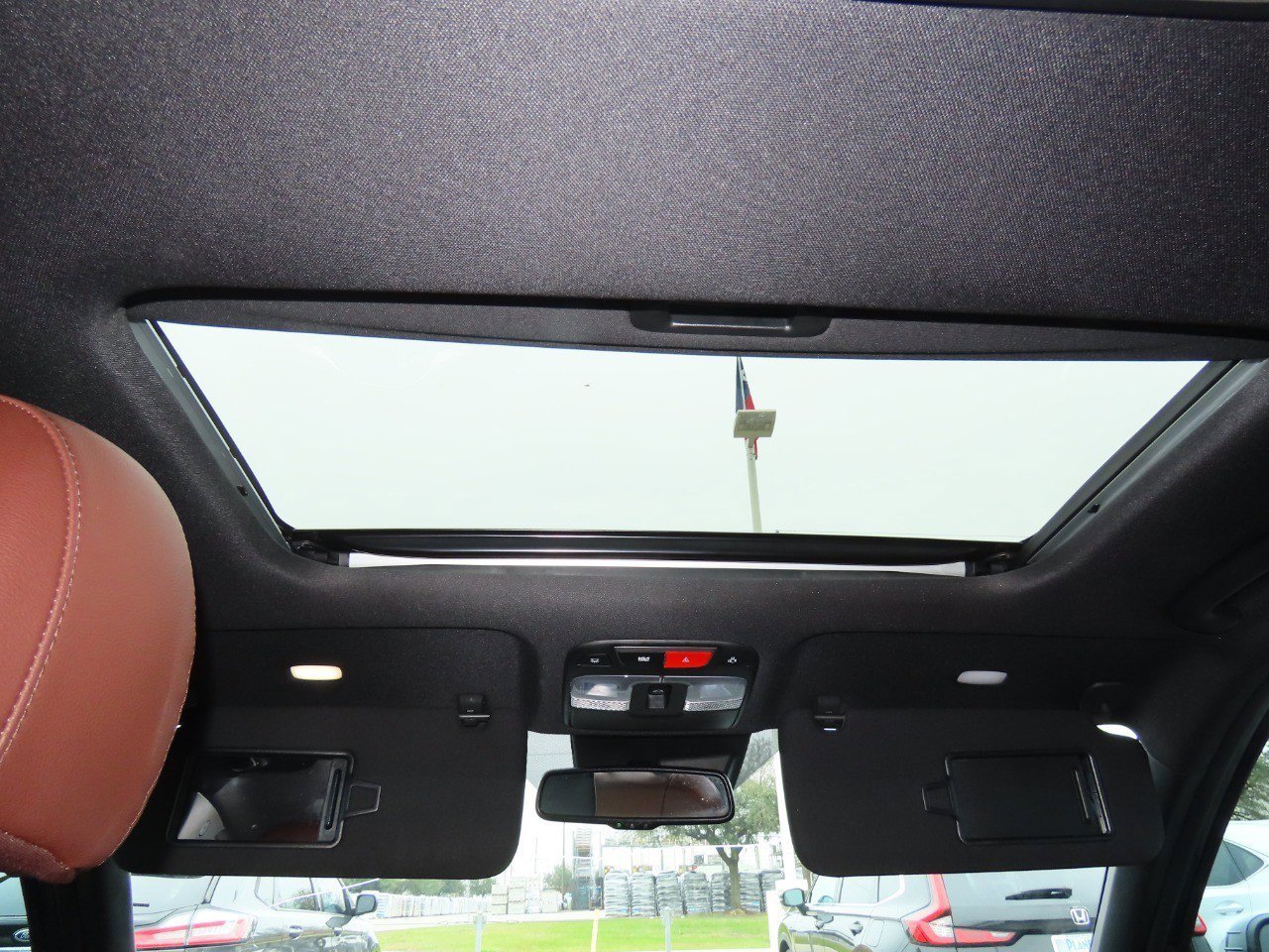 Used 2024 Kia Telluride EX w/ EX Captain's Chair Package image 23