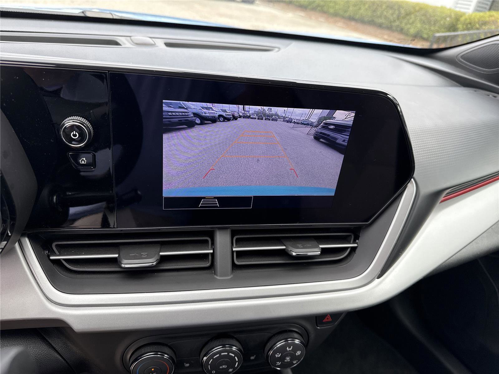 Used 2024 Chevrolet Trax RS w/ Driver Confidence Package image 2