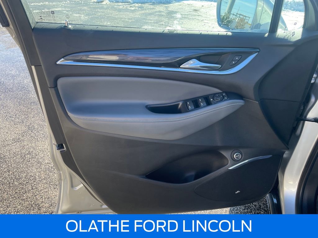 Used 2020 Buick Enclave Essence image 21