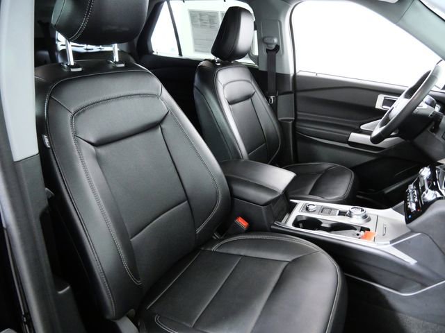 Certified 2024 Ford Explorer Limited w/ Limited Technology Package image 12