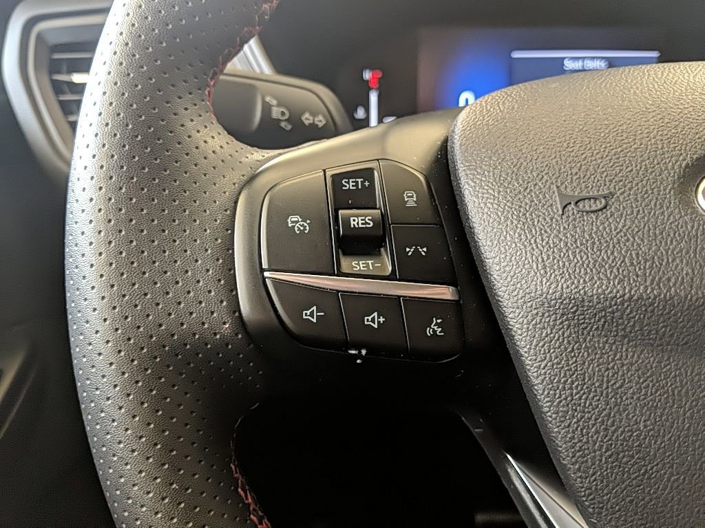 Certified 2024 Ford Escape ST-Line w/ Tech Pack #1 image 16