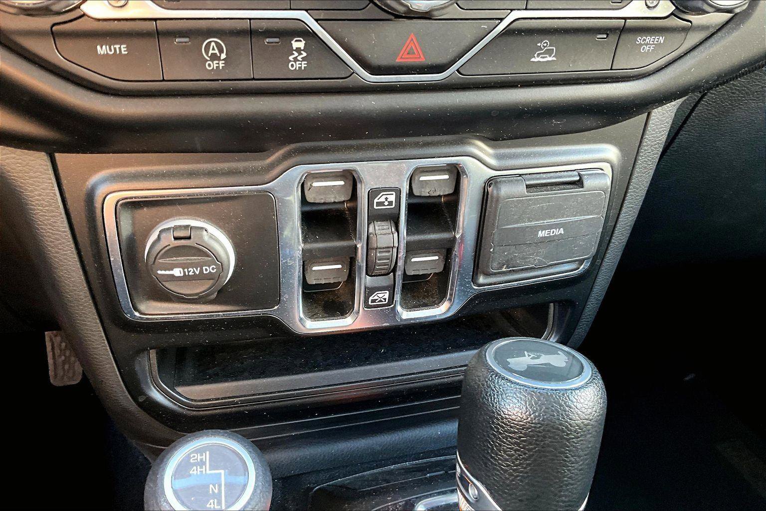 Used 2022 Jeep Wrangler Unlimited Sport image 23