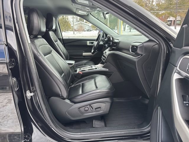 Certified 2021 Ford Explorer XLT w/ Equipment Group 202A image 18
