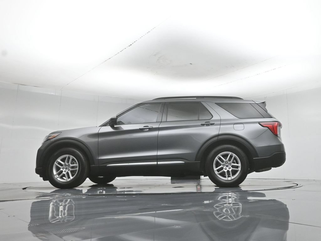 Certified 2025 Ford Explorer Active RWD image 49