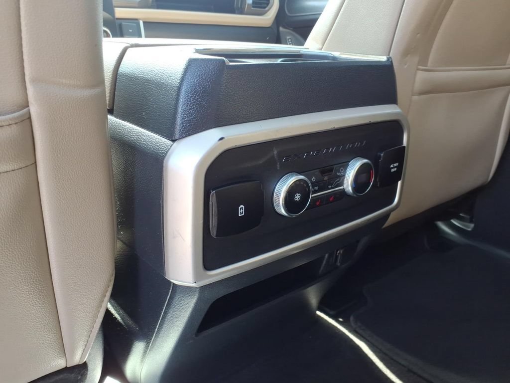 Certified 2022 Ford Expedition Limited AWD/4WD image 16
