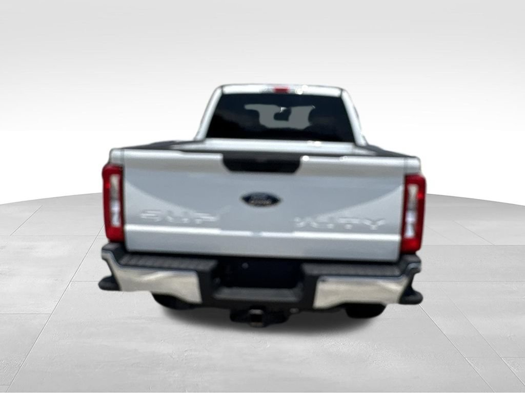 Certified 2025 Ford F250 XLT w/ FX4 Off-Road Package AWD/4WD image 4