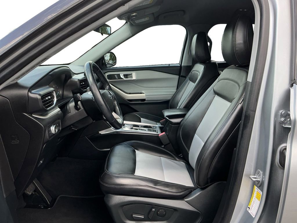 Certified 2022 Ford Explorer XLT w/ Equipment Group 202A RWD image 14