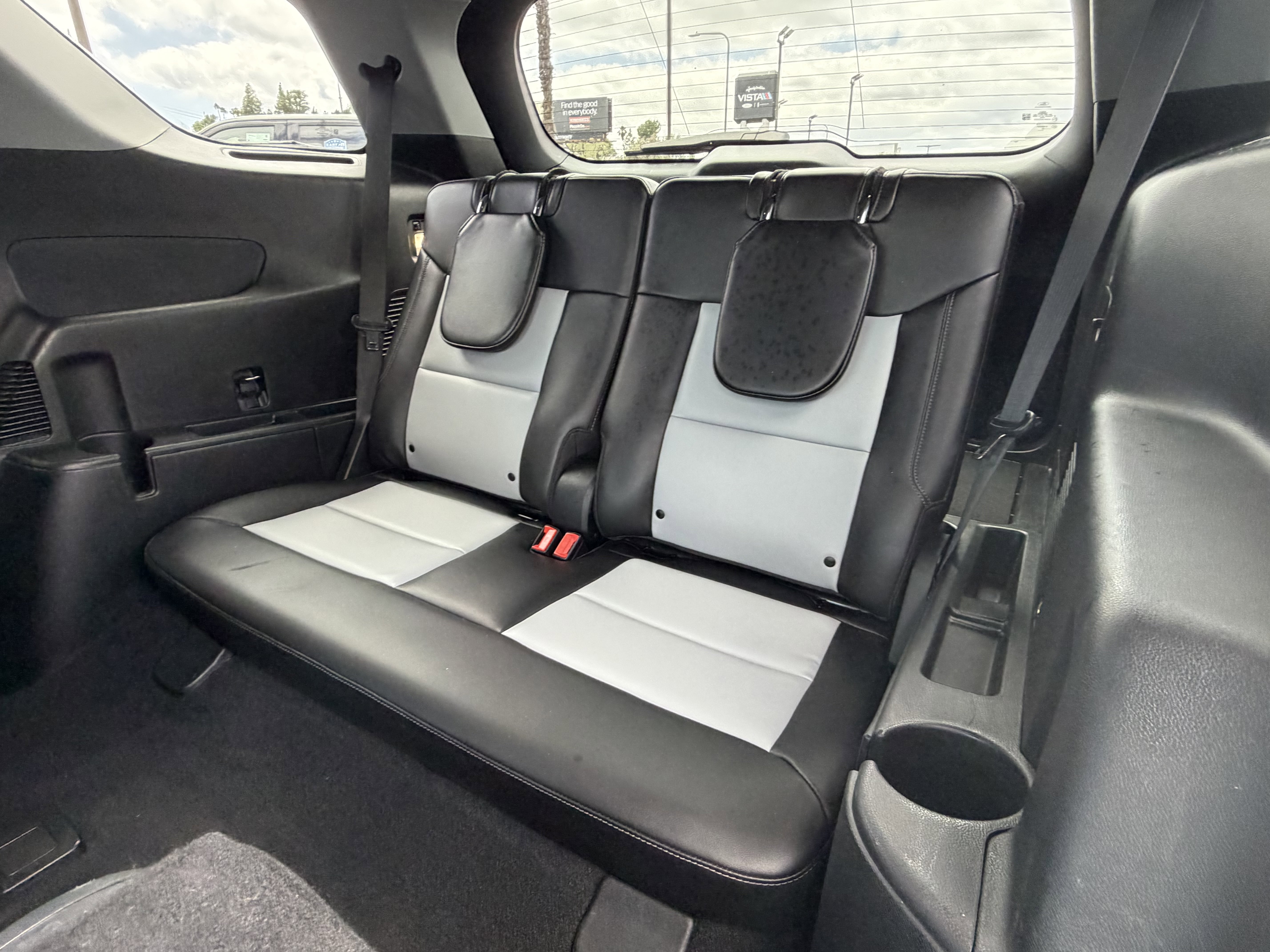 Certified 2023 Ford Explorer XLT w/ Equipment Group 202A RWD image 22
