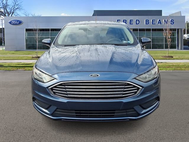 Certified 2018 Ford Fusion SE w/ Fusion SE Technology Package FWD image 2
