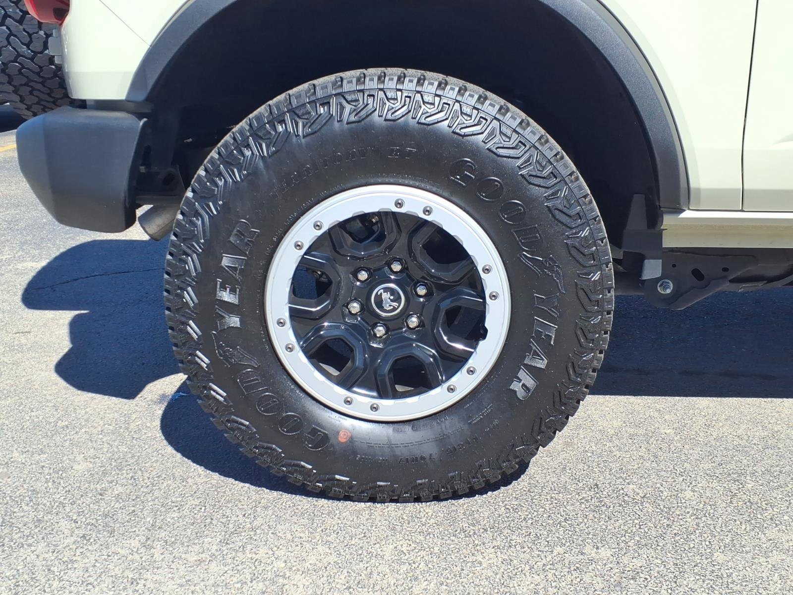 Certified 2025 Ford Bronco 2-Door w/ Sasquatch Package image 7