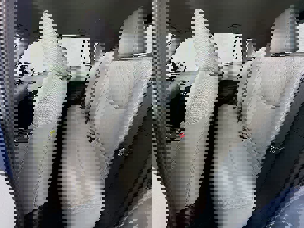 Used 2023 Toyota Corolla Cross LE image 17