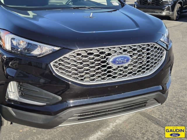 Certified 2024 Ford Edge SEL w/ Convenience Package AWD/4WD image 2