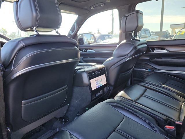 Used 2023 Jeep Grand Wagoneer Base w/ Flexible Seating Group image 16