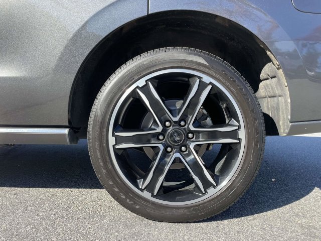 Certified 2020 Ford Expedition Limited w/ Special Edition Package AWD/4WD image 9