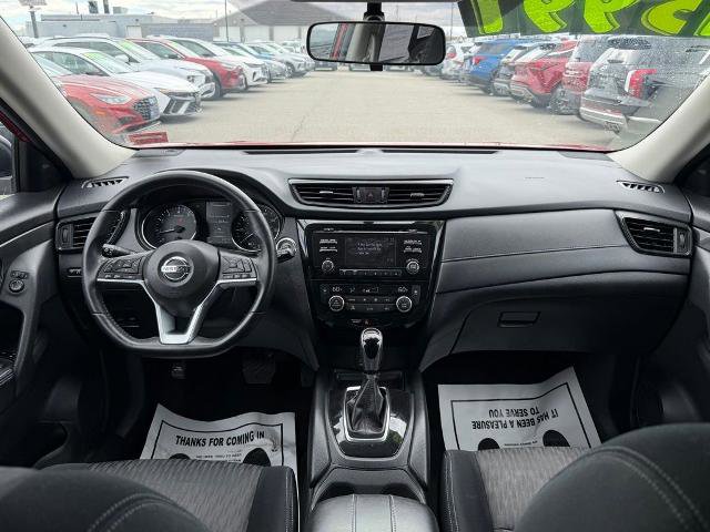 Used 2017 Nissan Rogue SV AWD/4WD image 10