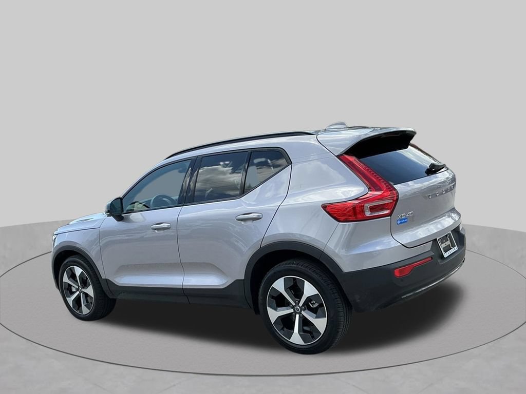 Used 2026 Volvo XC40 B5 Plus AWD/4WD image 4