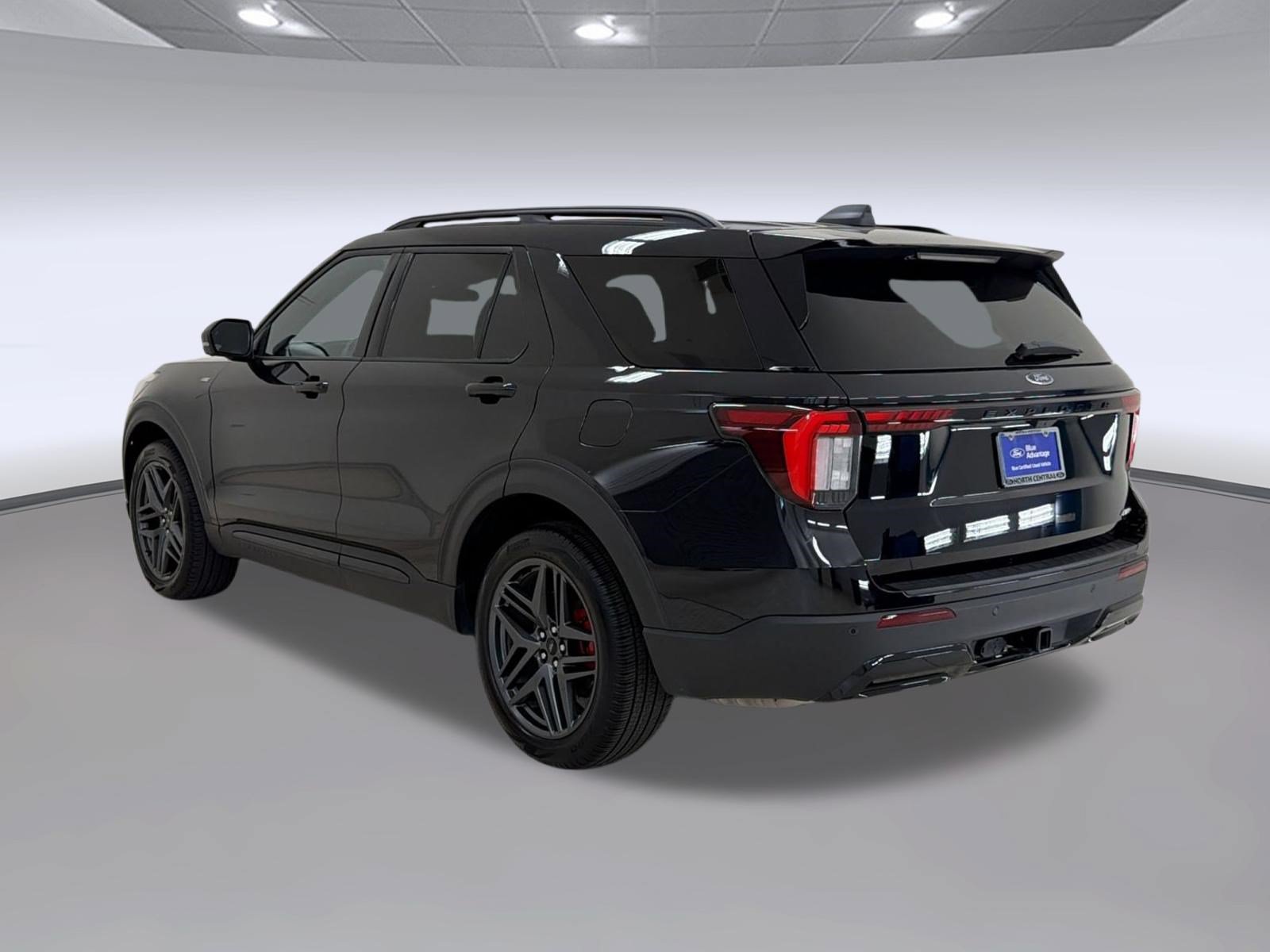 Certified 2025 Ford Explorer ST-Line w/ ST-Line Street Pack AWD/4WD image 3