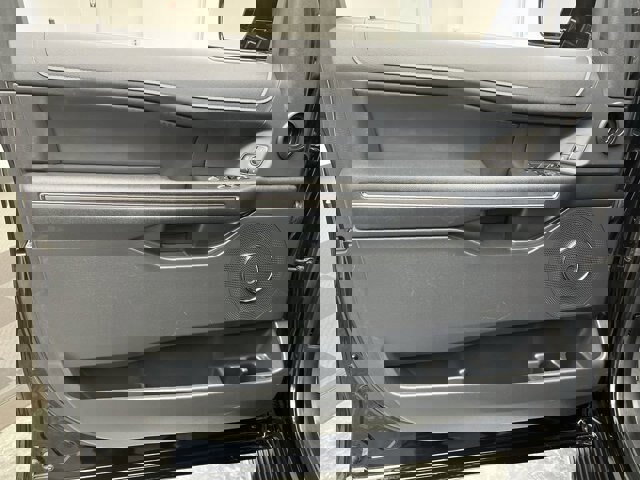 Certified 2023 Ford Expedition XLT image 9