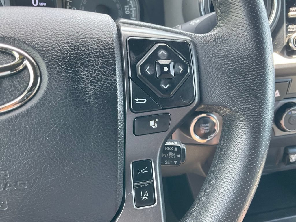 Used 2022 Toyota Tacoma TRD Off-Road AWD/4WD image 5