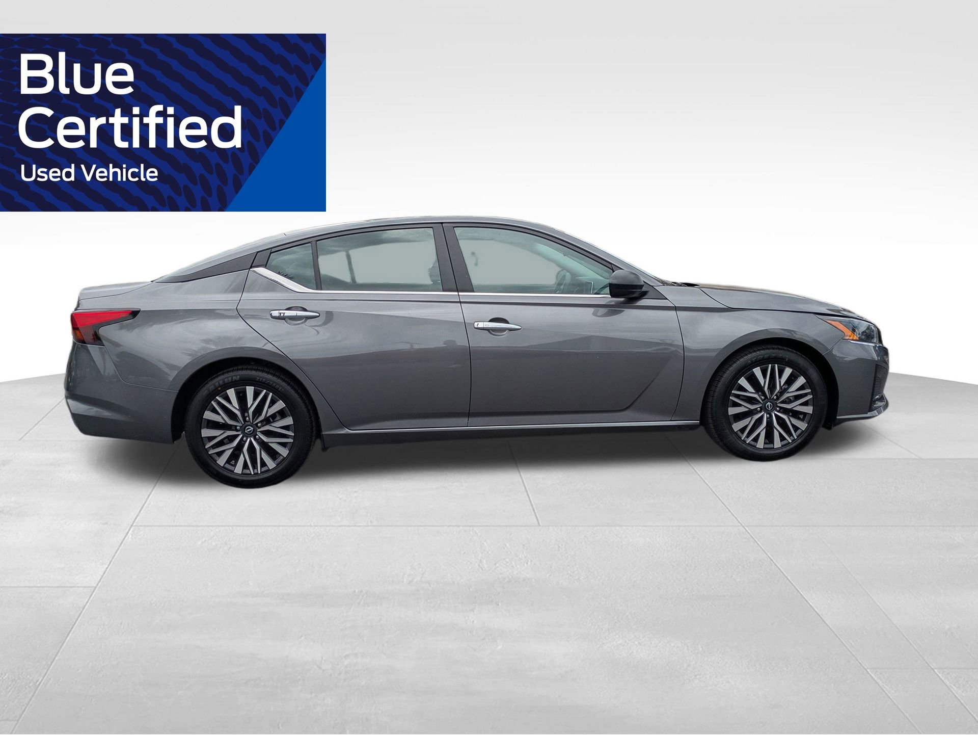 Used 2025 Nissan Altima 2.5 SV FWD image 3